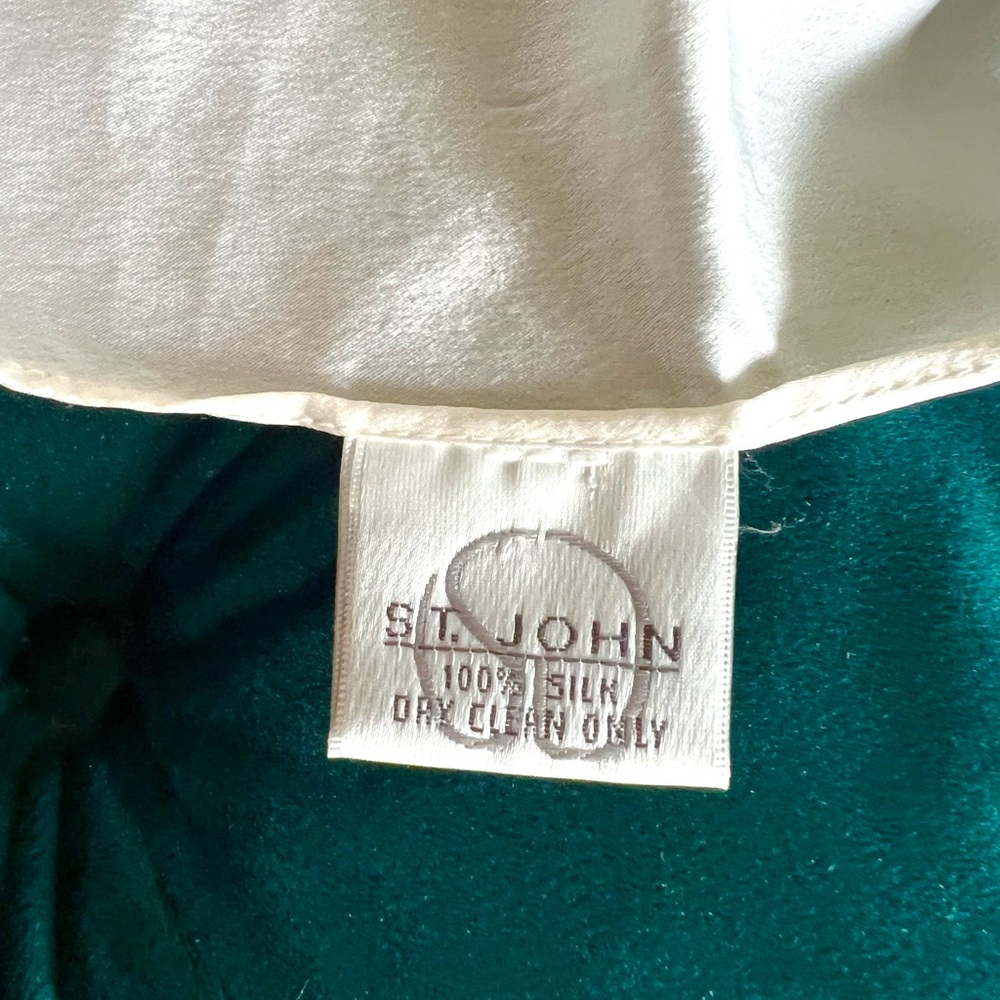 💥SALE St.John Silk  100% Silk scarf